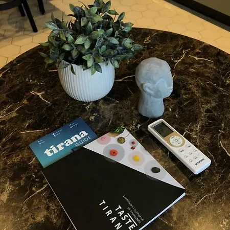 Urban Deluxe * טיראנה