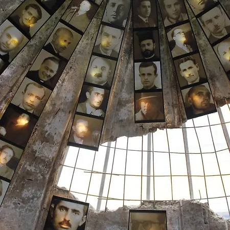 Urban Deluxe Apartment *