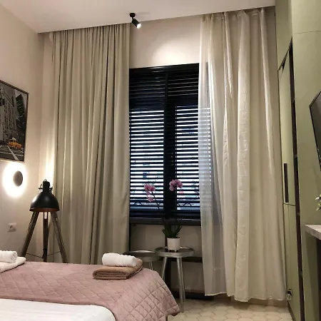 Urban Deluxe 地拉那