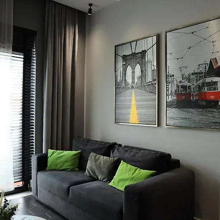 Urban Deluxe Apartment *