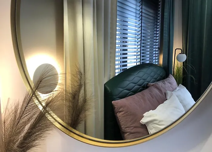 Urban Deluxe * 티라나